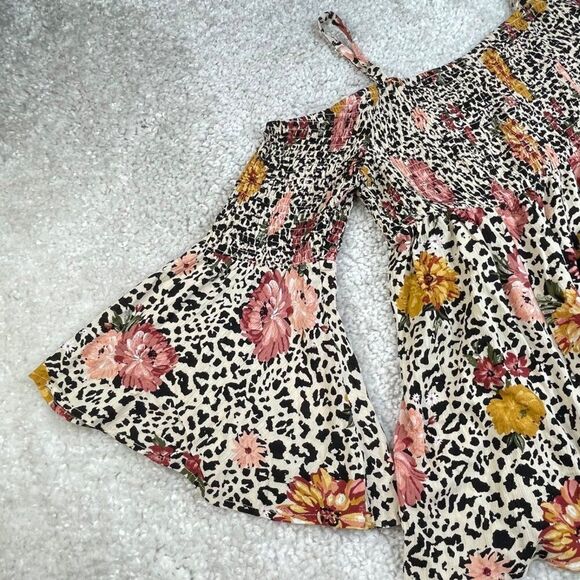 Torrid Leopard Floral Babydoll Smocked Cold Shoulder Top 1x - Picture 7 of 10
